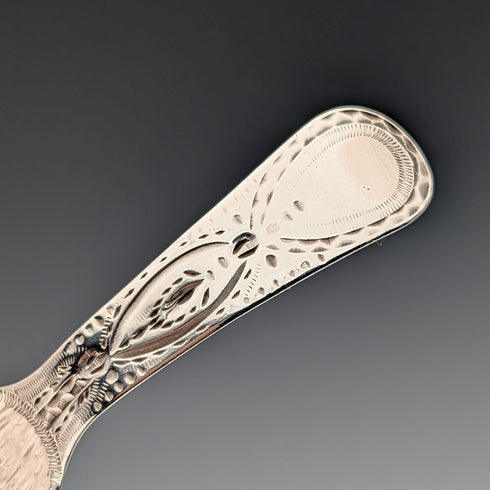 1800 British antique Georgian sterling silver tea caddy spoon